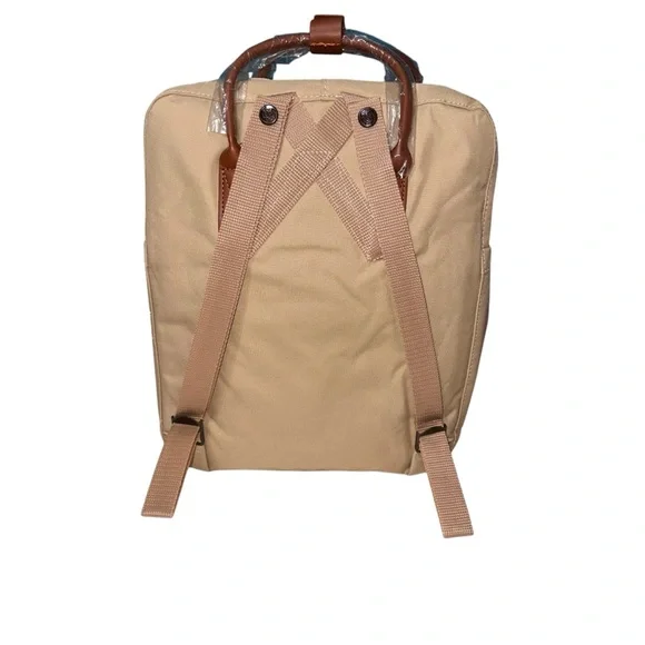 FJÄLLRÄVEN (NWT) Classic Kånken Backpack, in Clay - www 